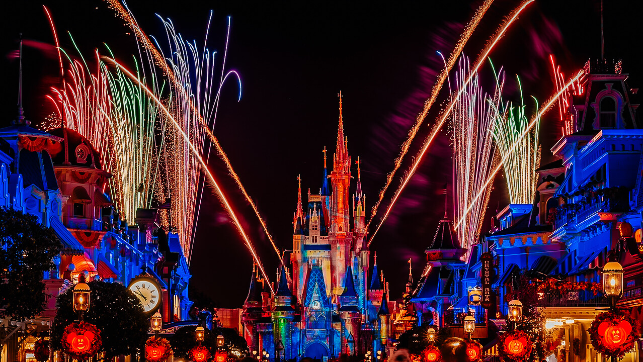 7 Places for Halloween if you dare to be scared | Magic Kingdom Fireworks on Halloween