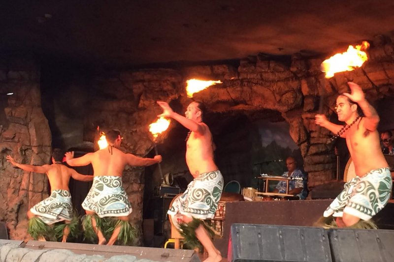 Ultimate Guide of Best Places to go in Maui | Drums of the pacific Luau